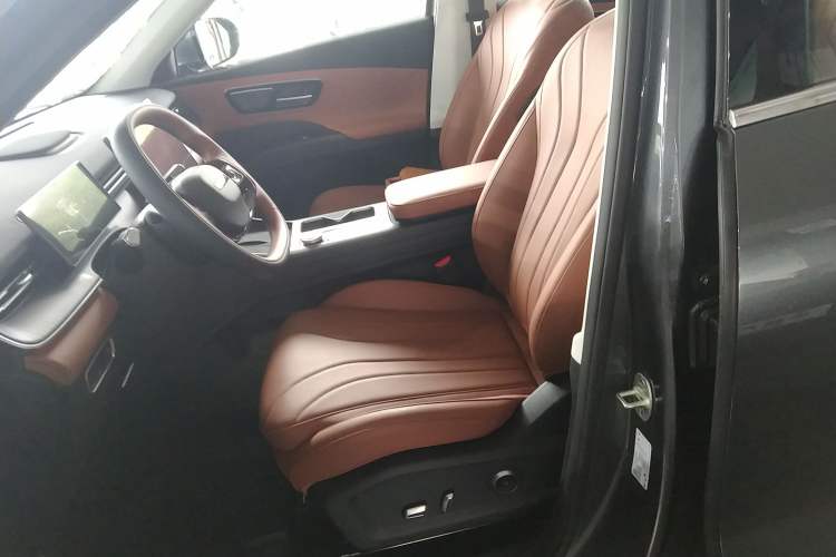 Used Chery Tiggo 8 2026 Model, 5th Generation Tiger Model, Kunpeng 1.6T Automatic Flagship Version Left Front Seat