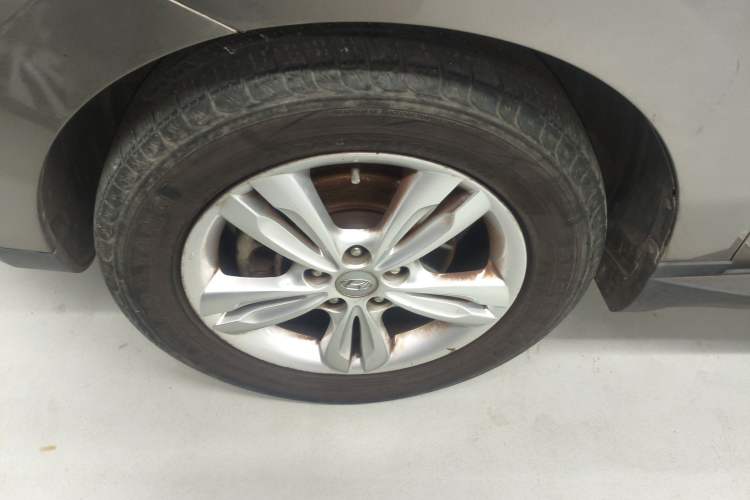 Used Hyundai ix35 2012 2.4L Automatic Two-Wheel Drive Prestige Edition GLS Exterior 7