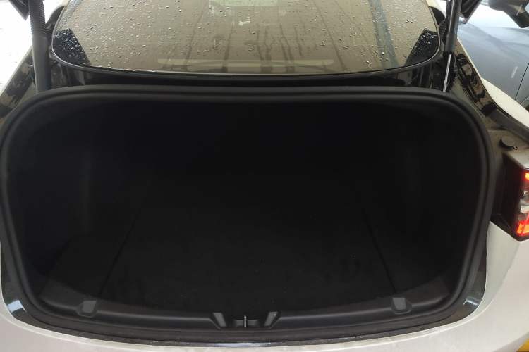 Used Tesla Model 3 2022 Performance High-Performance All-Wheel-Drive Version Trunk