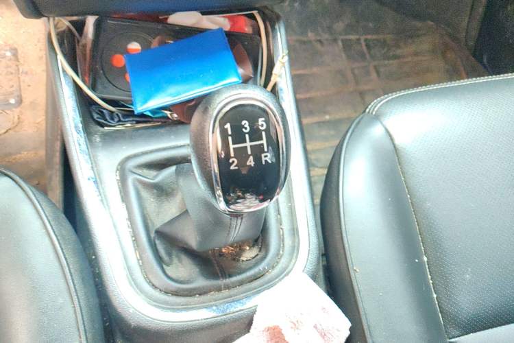 Used Jinbei Gold Hiace 2021 2.0L Passenger Van Travel Lion 7-Seater Gear Lever