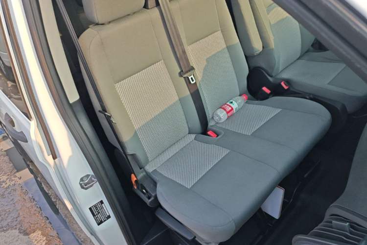 Used Ford Transit 2019 2.0T Diesel Multi-Purpose Commercial Vehicle Mid-Drive Mid-Roof 6-Seater China VI Standard