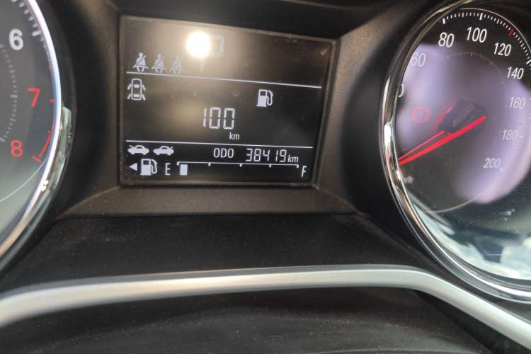 Used Chevrolet Cavalier 2021 325T Automatic Enjoyment Edition Odometer Close Up