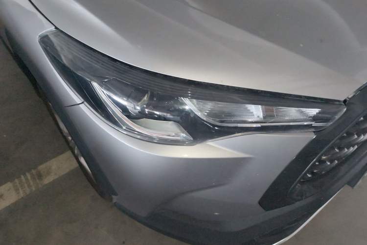 Used Toyota Corolla Cross 2024 2.0L Pioneer Edition Right Front Headlight