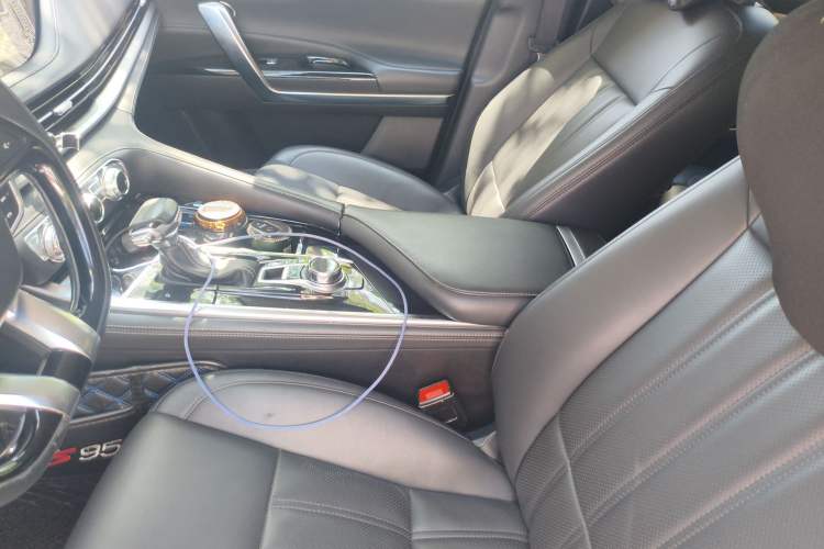 Used CHANGAN CS95 2019 2.0T Four-Wheel Drive Prestige Version