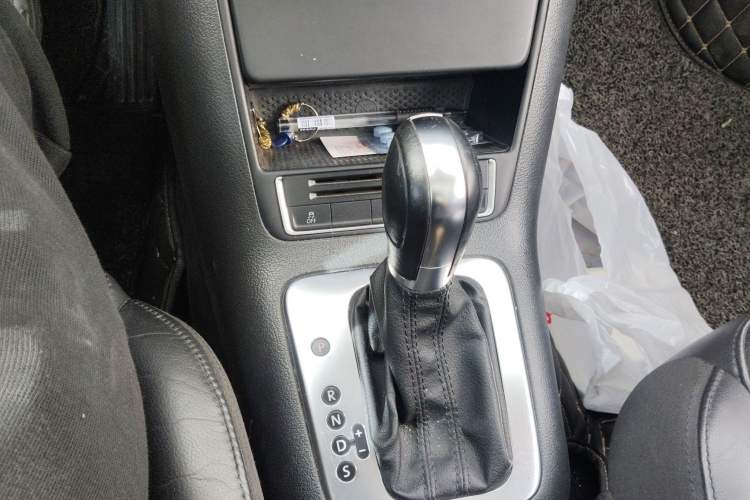 Used Volkswagen Tiguan 2013 1.8TSI Automatic Two-Wheel Drive Luxury Model Gear Lever