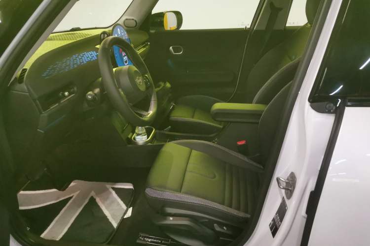 Used MINI MINI 2025 1.5T COOPER Classic Edition Five-Door Version