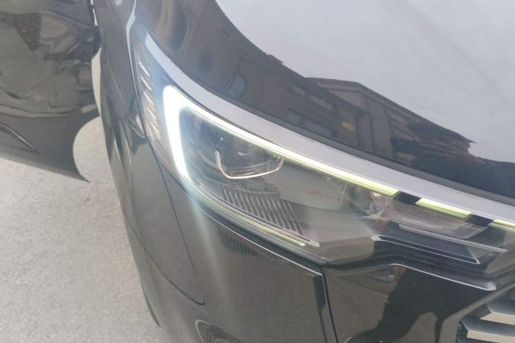 Used Ford Tourneo Custom 2023 2.0T Automatic Prestige Edition Right Front Headlight