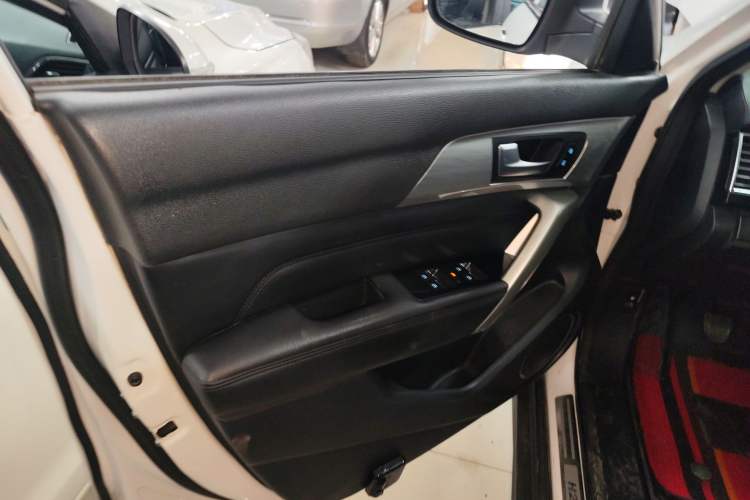 Used Haval H2 2017 Red-Label 1.5T Manual Two-Wheel Drive Comfort Model