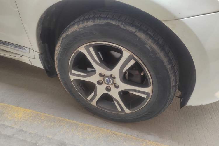 Used Volvo XC60 2014 T5 Zhiya Edition Right Front Wheel Hub