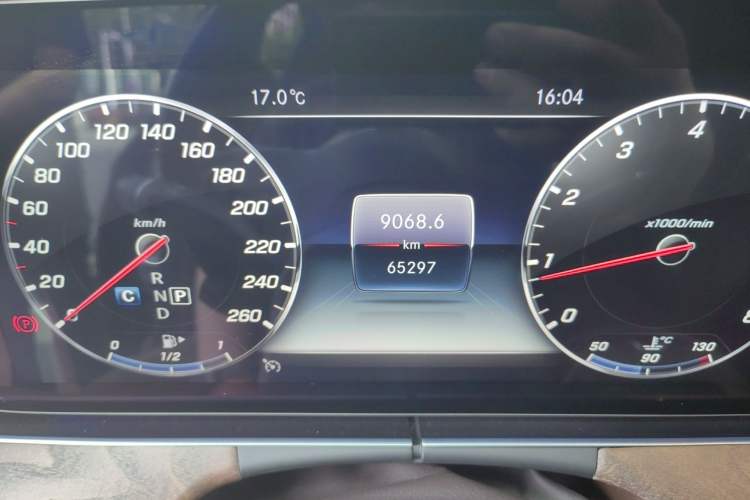 Used Mercedes-Benz E-Class 2019 Facelifted E 300 L Stylish Version Odometer Close Up