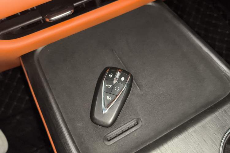 Used CHANGAN CS75 PLUS 2025 4th Generation 1.5T New Blue Whale Smart Flagship Version Interior 1