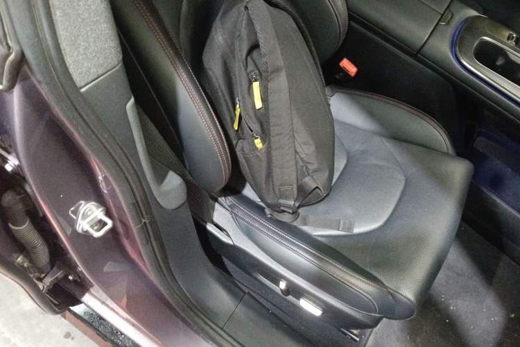 Used Xiaomi Auto SU7 2024 Rear-Drive Long-Range Intelligent Driving Version Right Front Seat