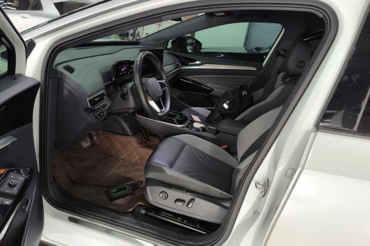 Used Volkswagen ID.4 CROZZ 2022 Long-Range Lite PRO Edition Left Front Seat