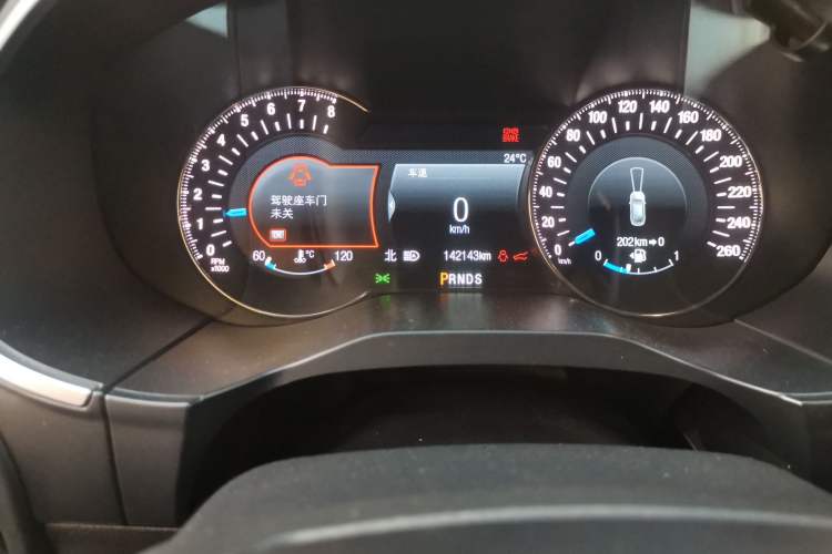 Used Ford Edge 2017 EcoBoost 245 Four-Wheel-Drive Flagship 7-Seater Odometer Close Up