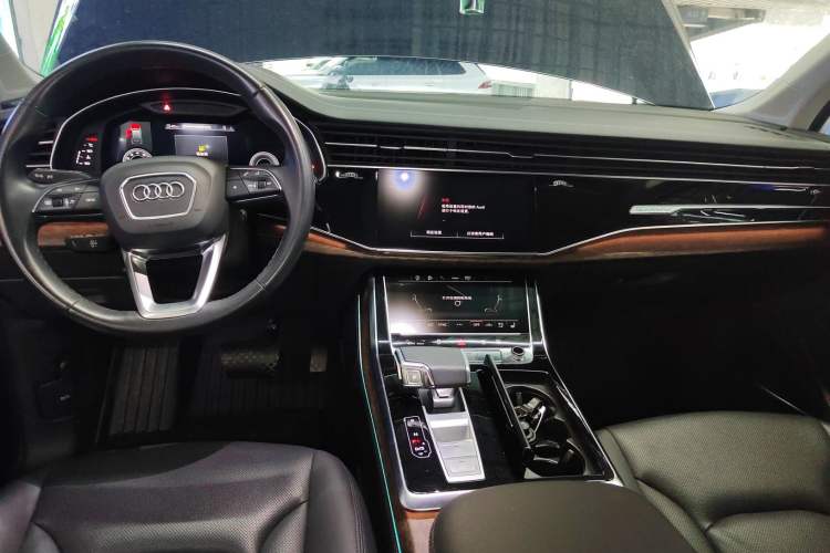 Used Audi Q7 2023 55 TFSI quattro S line Sport Edition Audio And AC Panel