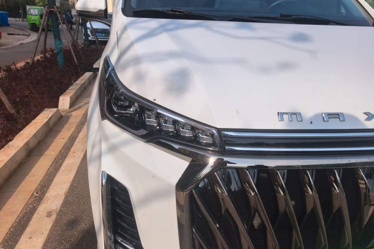 Used SAIC MAXUS G20 2023 Facelift PLUS 2.0T Diesel Automatic Luxury Edition Right Front Headlight