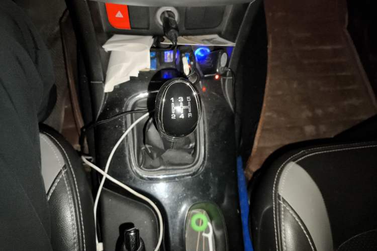 Used HYOSOW H3 2015 1.5L manual luxury version
