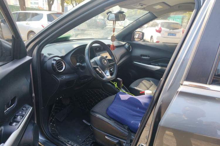 Used Nissan Kicks 2018 1.5L CVT Smart Connect Luxury Edition
