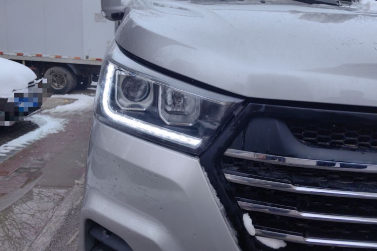 Used Foton Scenic G5 2024 2.0L Gasoline Commercial & Travel Version Passenger Van 7/9 Seats Model DAN20L
