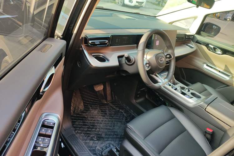 Used GAC Trumpchi E8 2024 Honor Series 2.0L Honor Edition Driver Seat