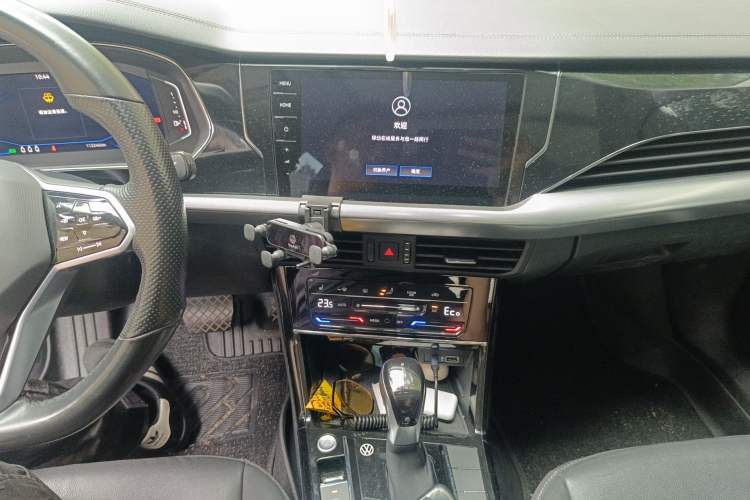 Used Volkswagen Passat New Energy 2022 430 PHEV Hybrid Elite Edition Audio And AC Panel