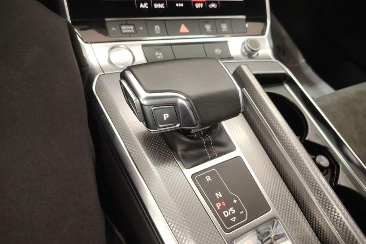 Used Audi A6L 2020 40 TFSI Luxury Dynamic Edition Gear Lever
