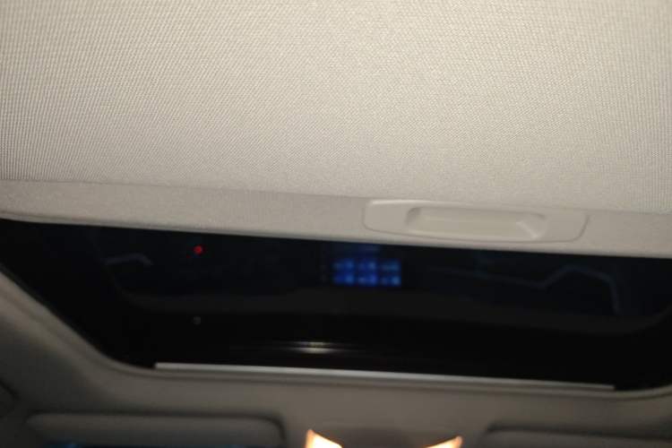 Used Toyota RAV4 2021 2.0L CVT Two-Wheel Drive Fashion PLUS Edition Headliner