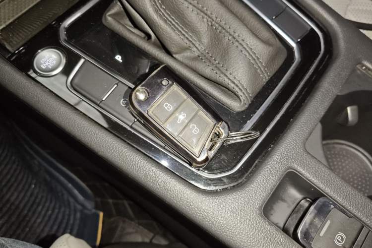 Used Volkswagen Magotan 2025 Revised Version Zhongxiang Edition 330TSI DSG Luxury Trim
