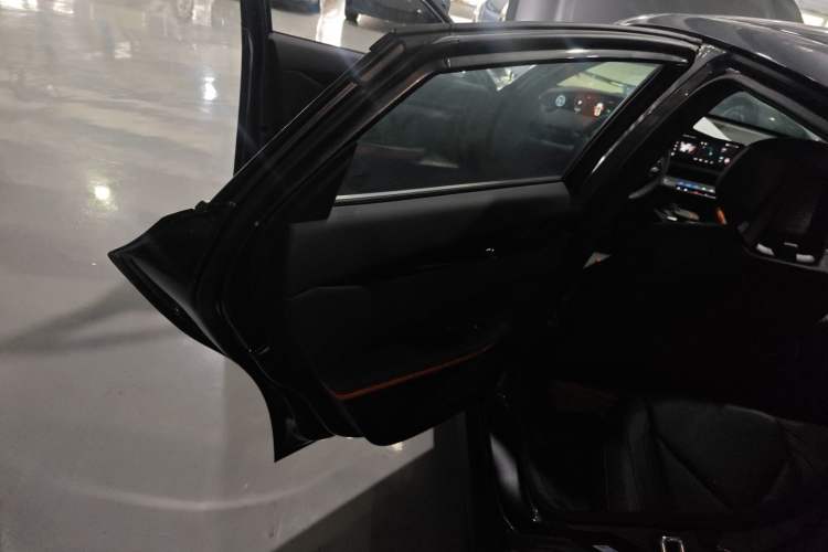 Used Changan UNI-V iDD 2023 Zhidian iDD 1.5T 113km Smart & Fun Version (Rapid Edition)