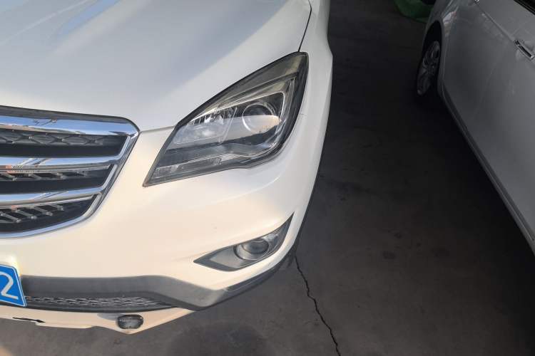 Used CHANGAN CS35 2017 1.6L Manual Luxury Model
