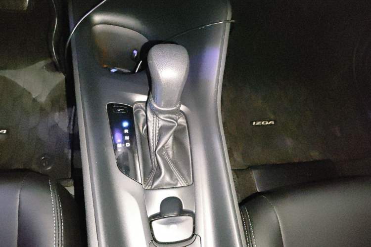 Used Toyota IZOA 2022 2.0L Yixing Version