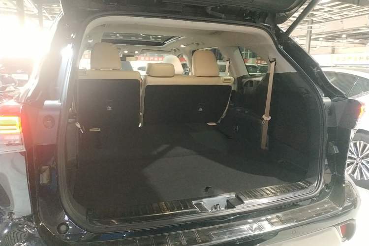 Used Toyota Highlander 2022 Dual-Engine 2.5L Four-Wheel Drive Prestige Version 7 Seats Trunk