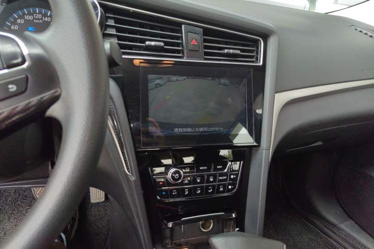 Used Venucia D60 2019 100 000 Honor 1.6L XL CVT Chenku Edition China VI Standard
