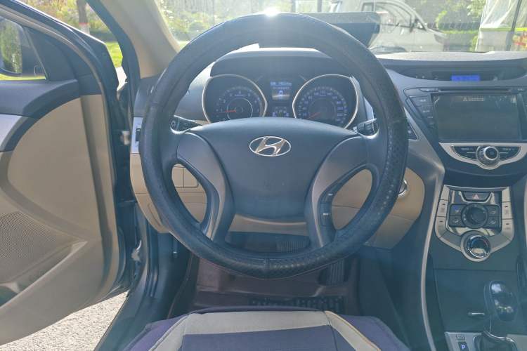 Used Hyundai Elantra (5th Generation / Langdong) 2012 1.6L Automatic Leading Model Steering Wheel