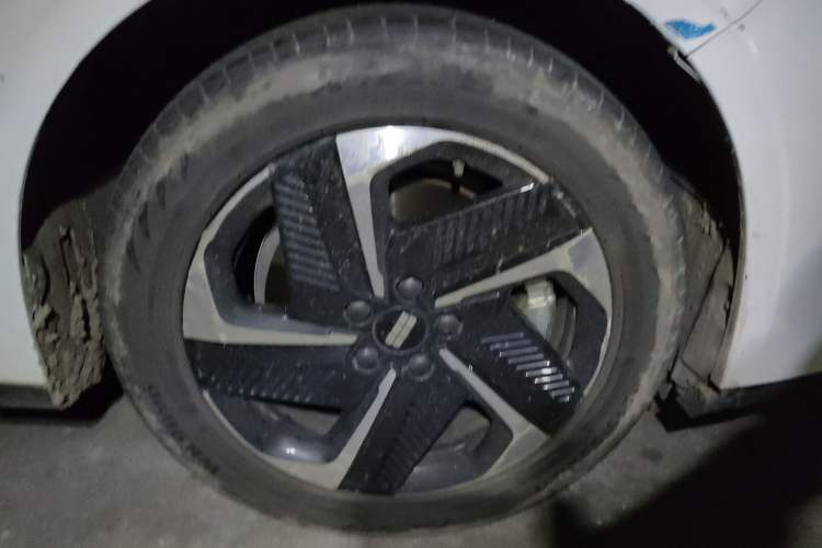 Used Geely Galaxy L6 2024 125km PLUS Dragon Edition Exterior 7