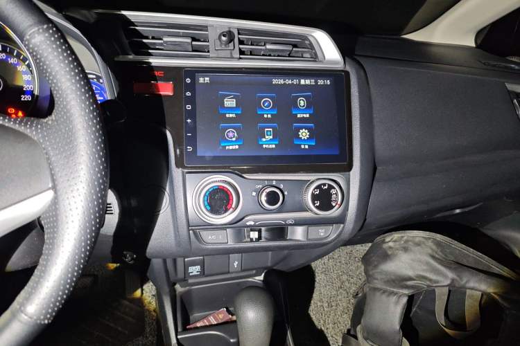 Used Honda Fit 2016 1.5L SE CVT Fashion Model Audio And AC Panel