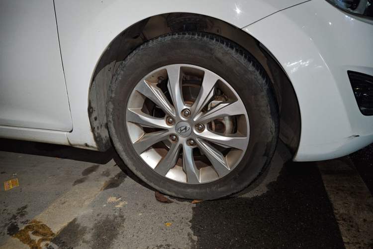 Used Hyundai Elantra (5th Generation / Langdong) 2016 1.6L Automatic Smart Version