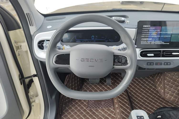 Used Geely Galaxy Panda 2025 210 km – Yuanqi Bear Steering Wheel