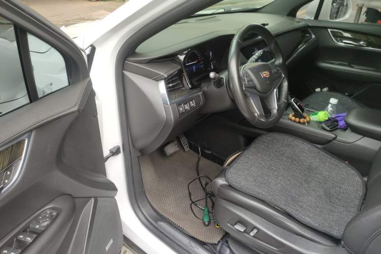 Used Cadillac XT5 2018 25T Tech Model Driver Seat