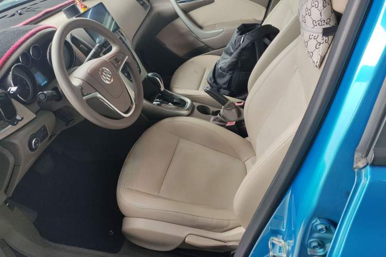 Used Buick GT 2012 GT 1.6L Automatic Fashion Edition Driver Seat