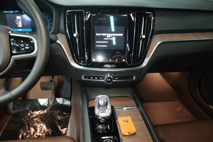 Used Volvo S60 2023 B4 Zhiyuan Luxury Edition
