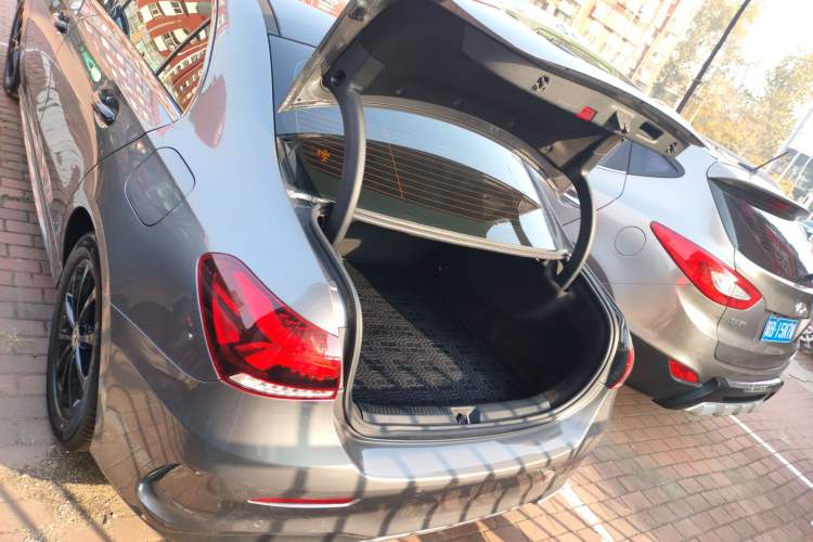 Used Mercedes-Benz A-Class 2020 Restyled A 200 L Sport Sedan Fashion Version
