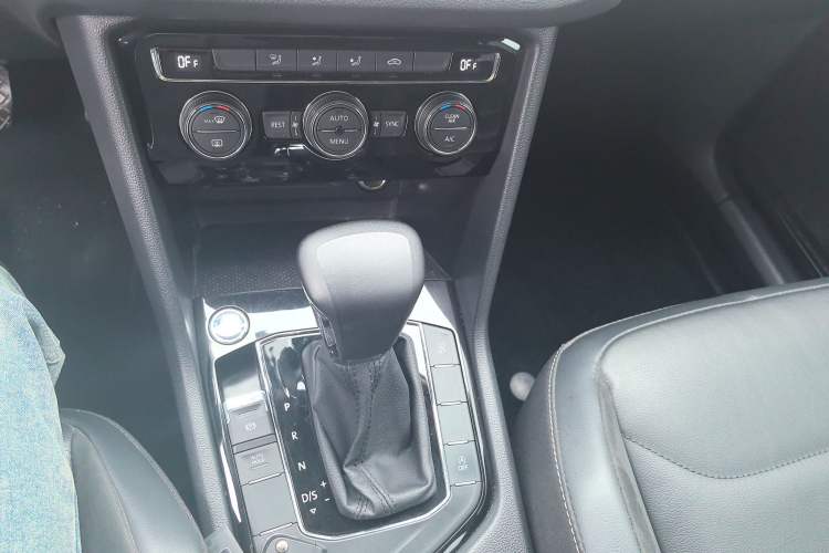 Used Volkswagen Tiguan L 2021 330TSI Automatic Two-Wheel Drive Smart Edition