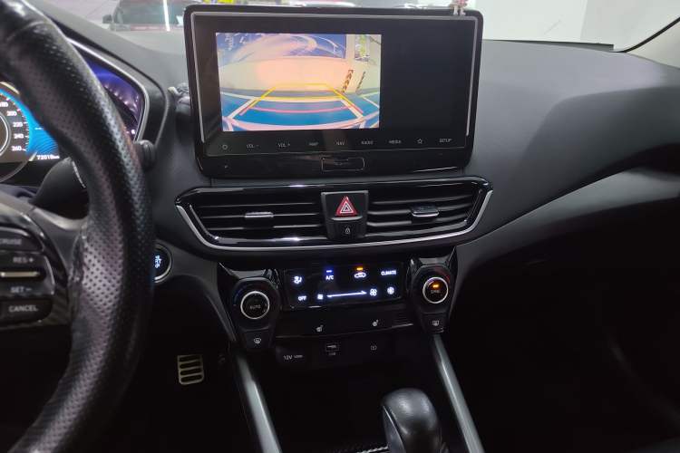 Used Hyundai Lafesta 2019 280TGDi Smart Speed Version China VI Standard Audio And AC Panel