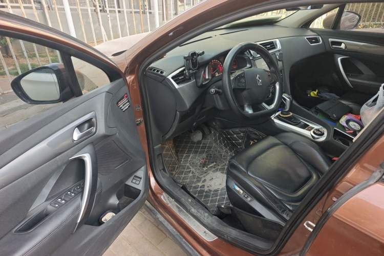 Used DS 6 2014 1.6T Luxury Edition THP160