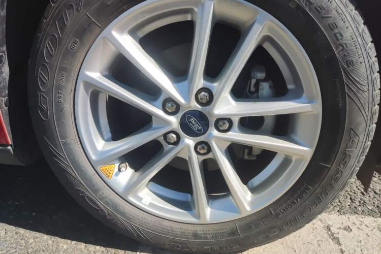 Used Ford Focus 2018 Sedan Classic 1.6L Automatic Trendy SmartDrive Edition