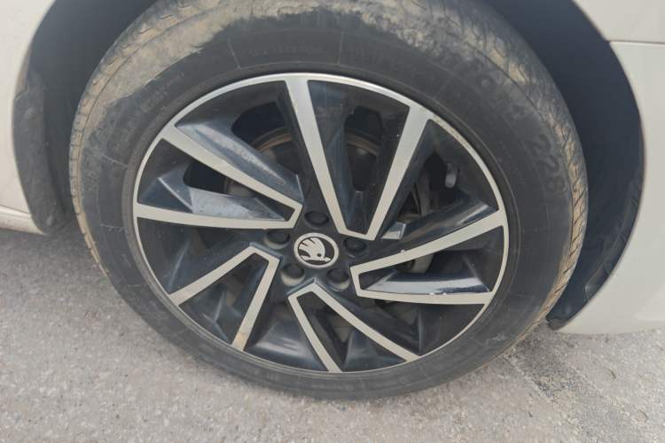 Used Skoda Rapid 2020 1.5L Automatic Comfort Edition
