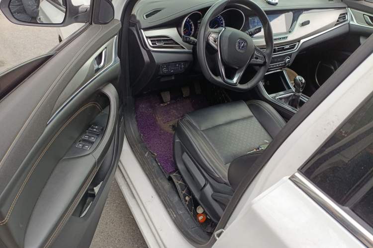 Used Changan Eado 2018 High-Energy Edition 1.6L GDI Manual Pioneer Model China V Standard
