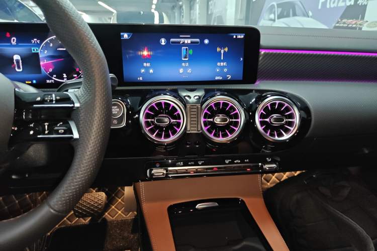 Used Mercedes-Benz A-Class 2023 A 200 L Fashion Model Audio And AC Panel