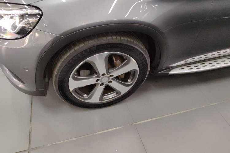 Used Mercedes-Benz GLC 2016 GLC 260 4MATIC Luxury Model Left Front Wheel Hub